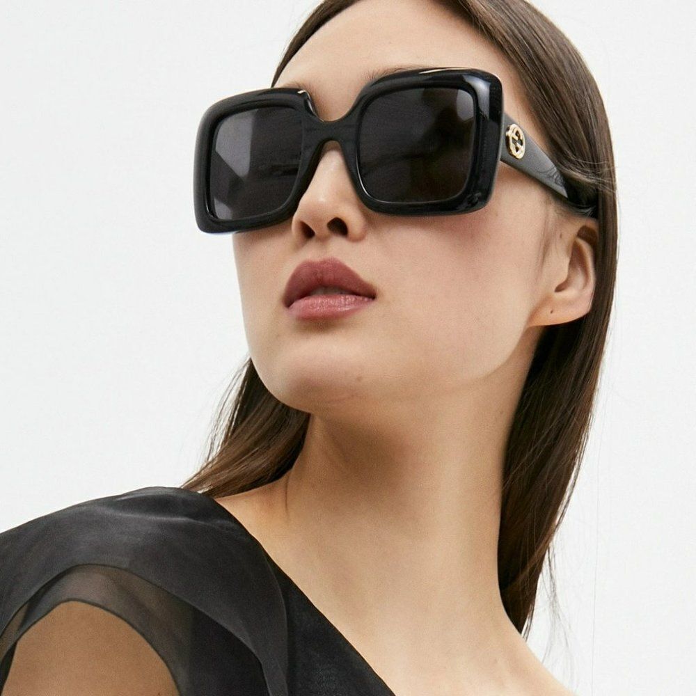 NEW Gucci Logo GG0896S 001 Black Square Oversized Women Sunglasses - Picture 1 of 13